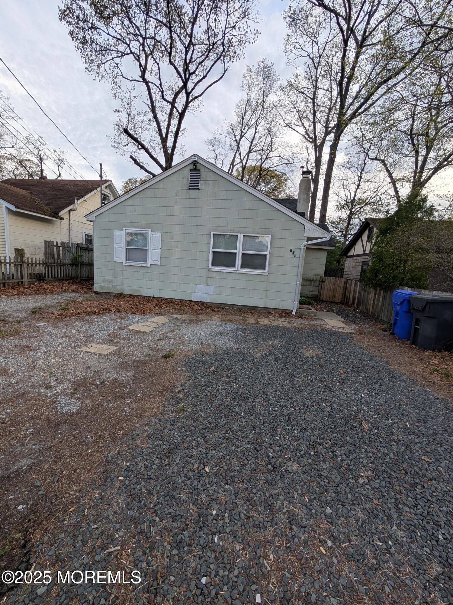 PXL_20250425_230749348