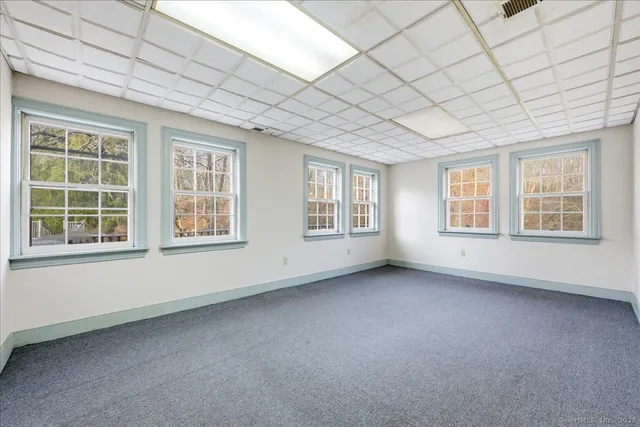 $829,000 | 33 Deep River Road, Essex, CT 06409