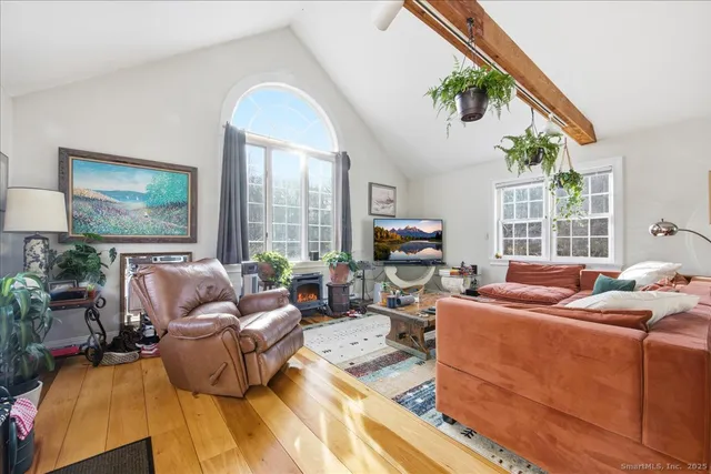 $829,000 | 33 Deep River Road, Essex, CT 06409