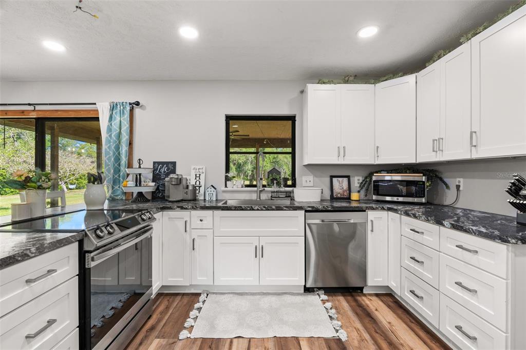 7605 Richardson Road Sarasota, FL 34240 - Photo 18 of 67