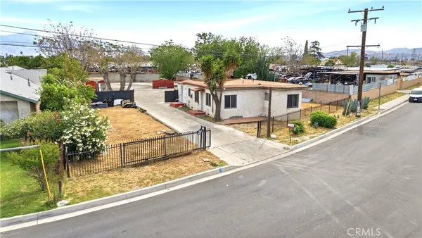$499,999 | 261 South Muscott Street, San Bernardino, CA 92410