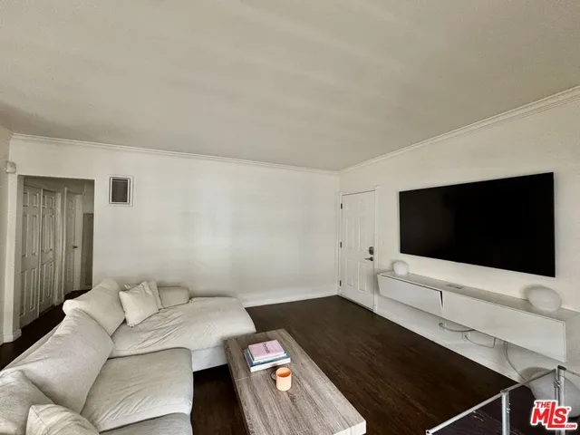 $415,000 | 563 East Hazel Street, Unit 6, Inglewood, CA 90302