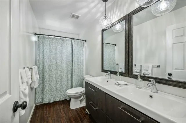 a view of a flower in a garden