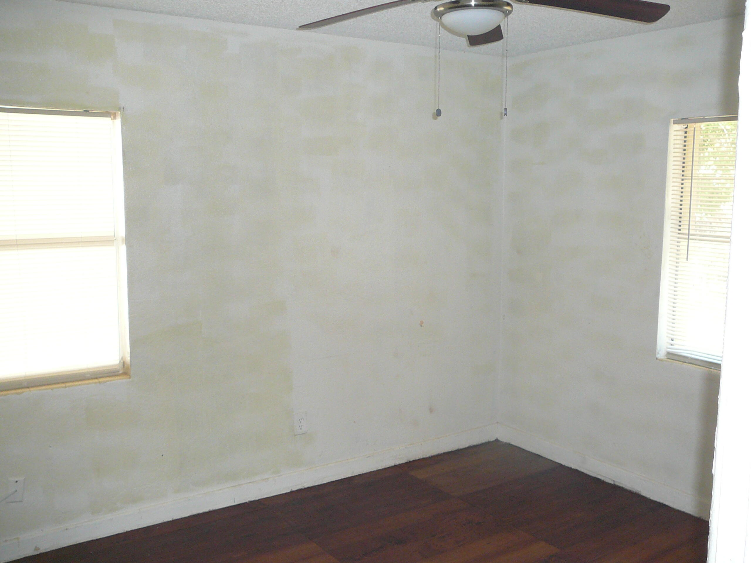 512 South 25th Street Fort Pierce, FL 34950 - Photo 13 of 17 a small space with a window