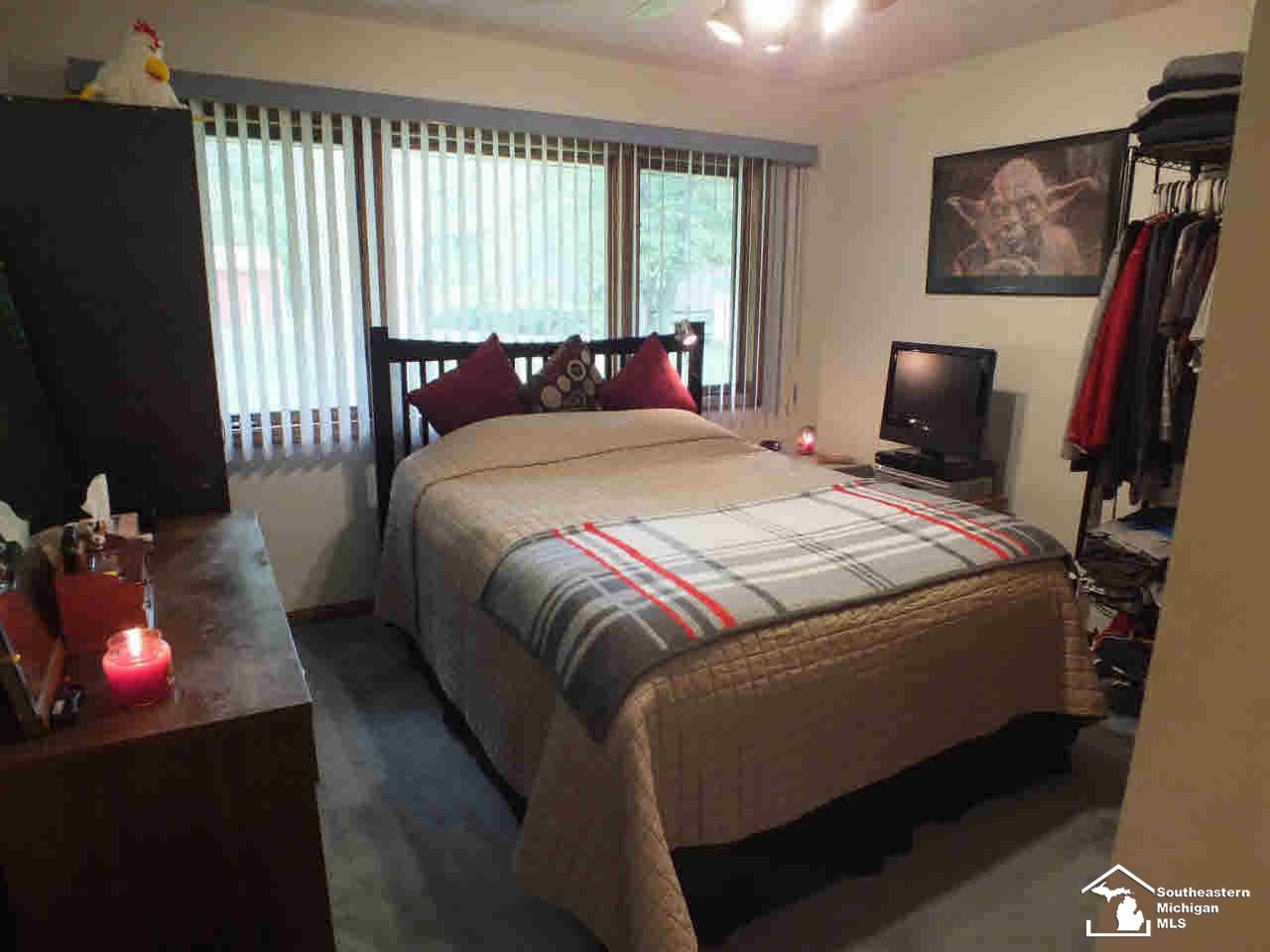 7588 Secor Road Lambertville, MI 48144 - Photo 21 of 25 Bedroom 2