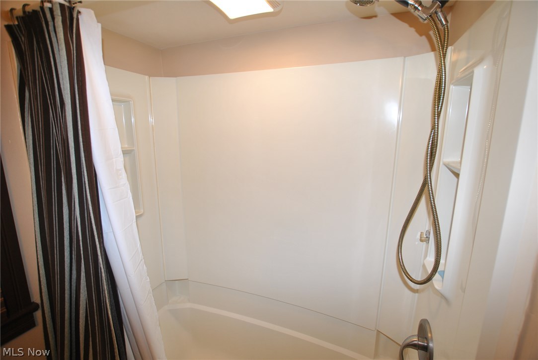 5951 Wareham Drive Parma, OH 44129 - Photo 10 of 19