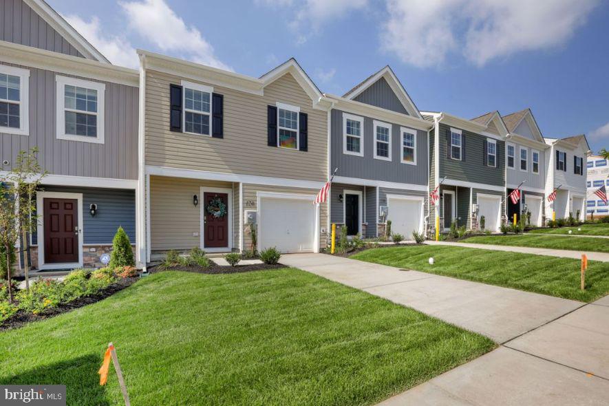 460 Maple Run Drive York, PA 17404 - Photo 1 of 36