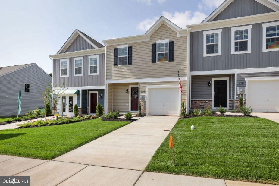 460 Maple Run Drive York, PA 17404 - Photo 3 of 36
