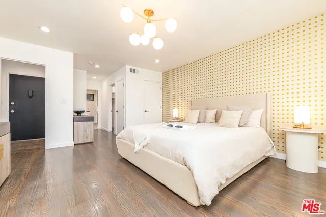 $6,240 | 8911 Cynthia Street, Unit 9, West Hollywood, CA 90069