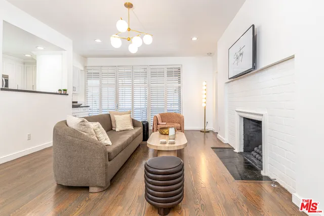 $6,240 | 8911 Cynthia Street, Unit 9, West Hollywood, CA 90069