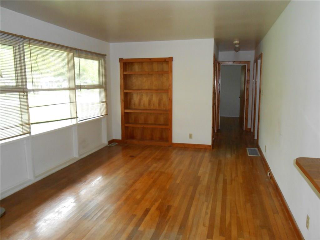 11030 Ruckle Street Carmel, IN 46280 - Photo 4 of 18 Gallery Image 4