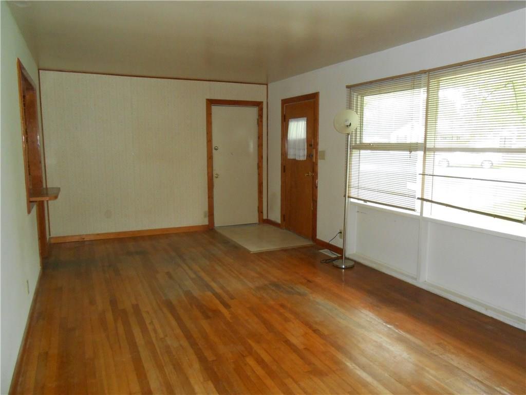 11030 Ruckle Street Carmel, IN 46280 - Photo 5 of 18 Gallery Image 5