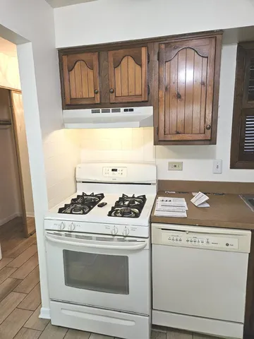 $99,500 | 4128 192nd Court, Unit 4128, Country Club Hills, IL 60478