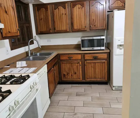 $99,500 | 4128 192nd Court, Unit 4128, Country Club Hills, IL 60478