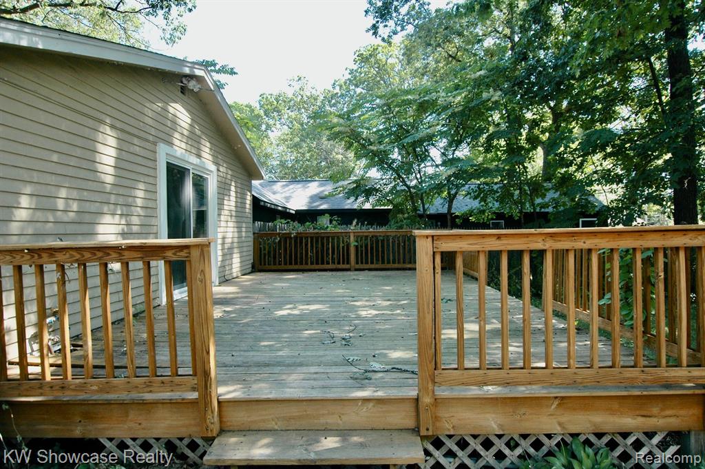 6673 Windiate Road Waterford, MI 48329 - Photo 35 of 41