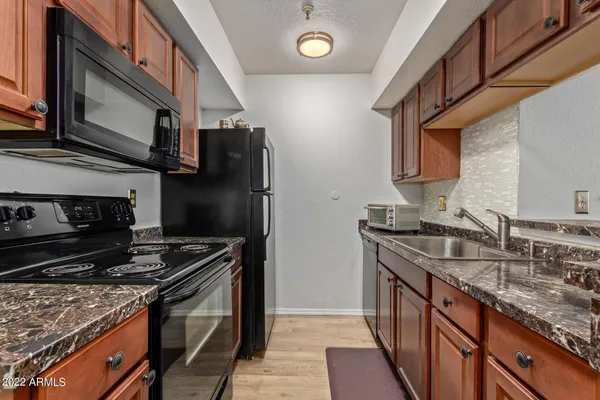 $1,150 | 4554 East Paradise Village Parkway North, Unit 239, Phoenix, AZ 85032