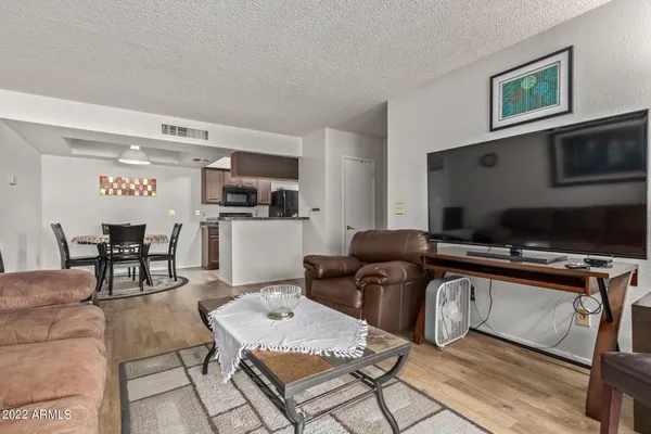 $1,250 | 4554 East Paradise Village Parkway North, Unit 239, Phoenix, AZ 85032