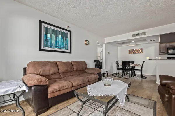 $1,250 | 4554 East Paradise Village Parkway North, Unit 239, Phoenix, AZ 85032