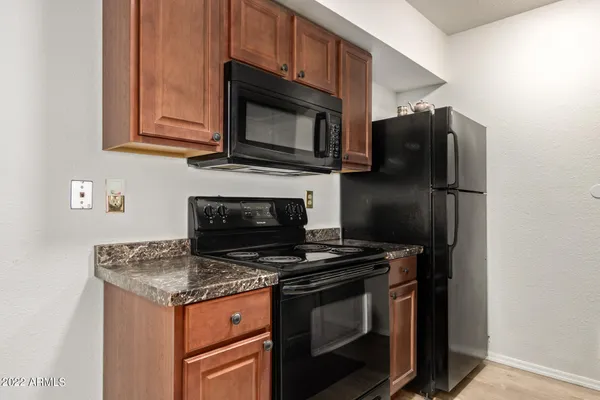 $1,250 | 4554 East Paradise Village Parkway North, Unit 239, Phoenix, AZ 85032