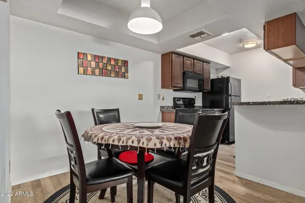 $1,250 | 4554 East Paradise Village Parkway North, Unit 239, Phoenix, AZ 85032