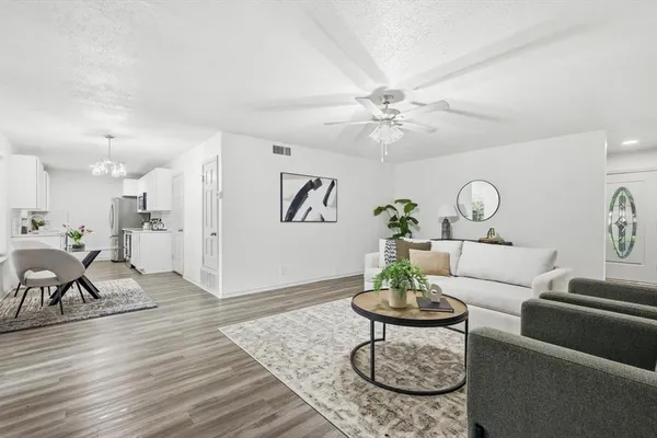 $375,000 | 300 Leighton Drive, Terrell, TX 75160