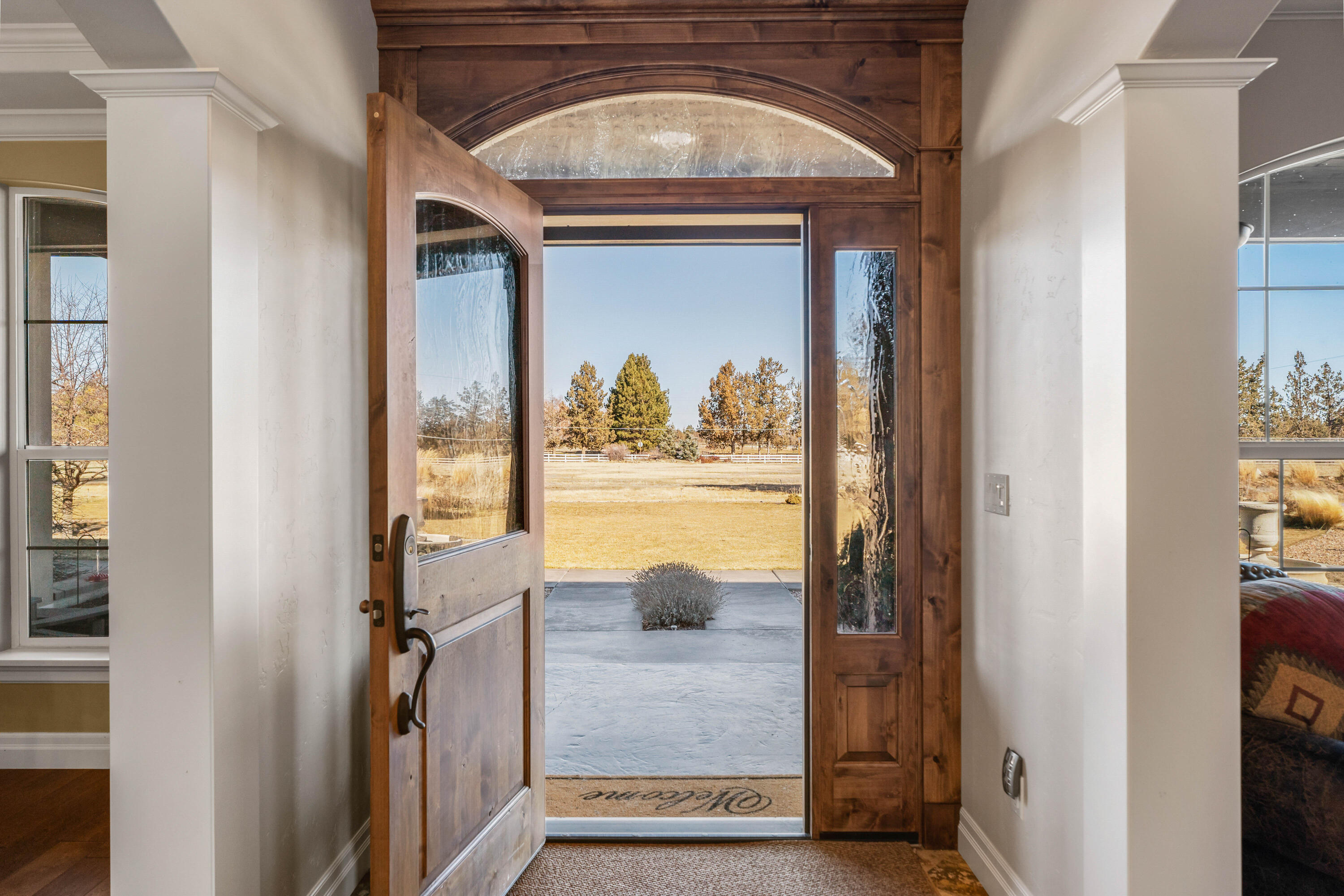 64420 Bailey Road Bend, OR 97703 - Photo 4 of 83 14-Entry