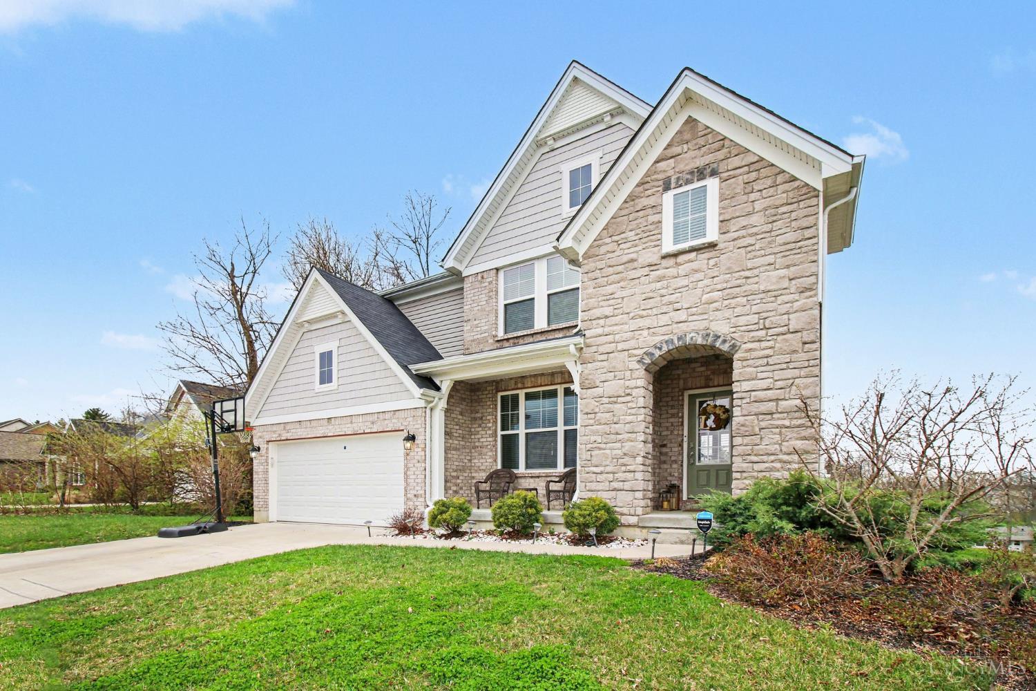 4677 Hampton Pointe Drive Cincinnati, OH 45248 - Photo 2 of 28