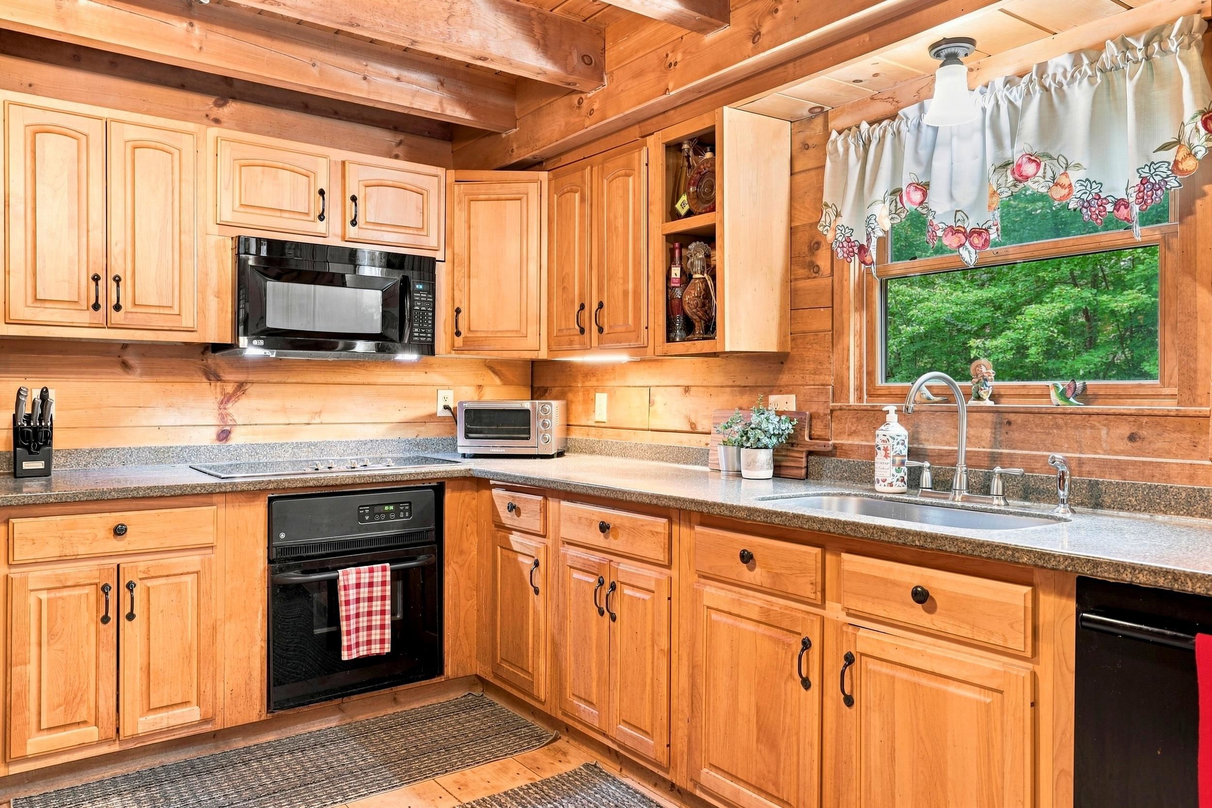 271 Middle Road Deerfield, NH 03037 - Photo 6 of 38 Gallery Image 6