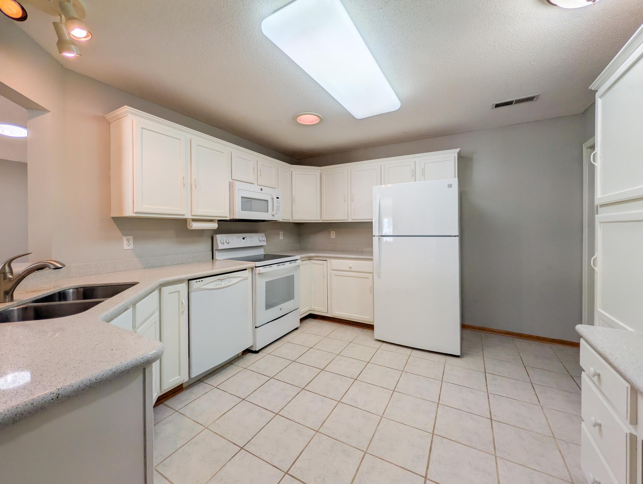 3016 Timberwood Trail, Unit 2 Eagan, MN 55121 - Photo 10 of 23