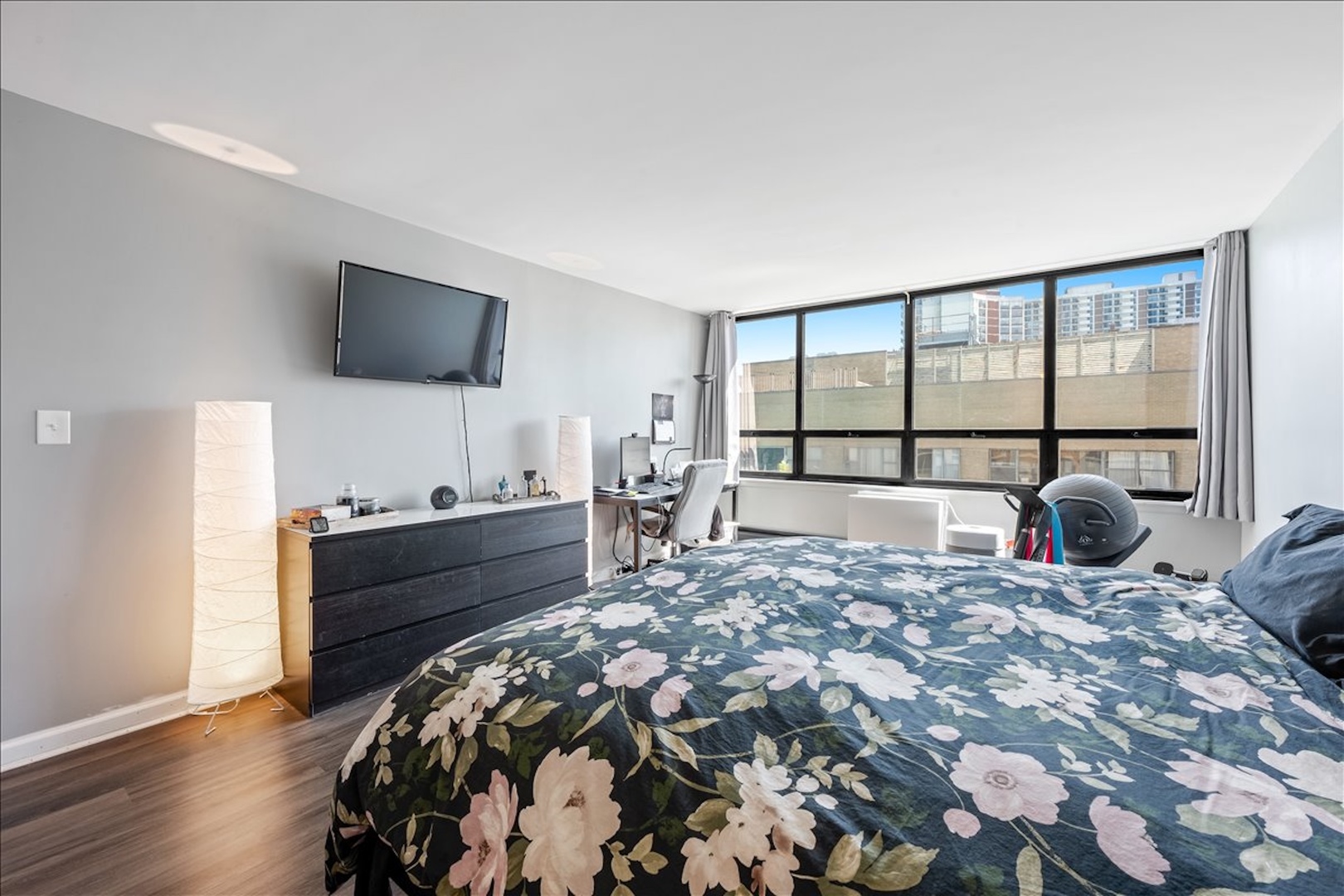 6171 North Sheridan Road, Unit 2512 Chicago, IL 60660 - Photo 14 of 21