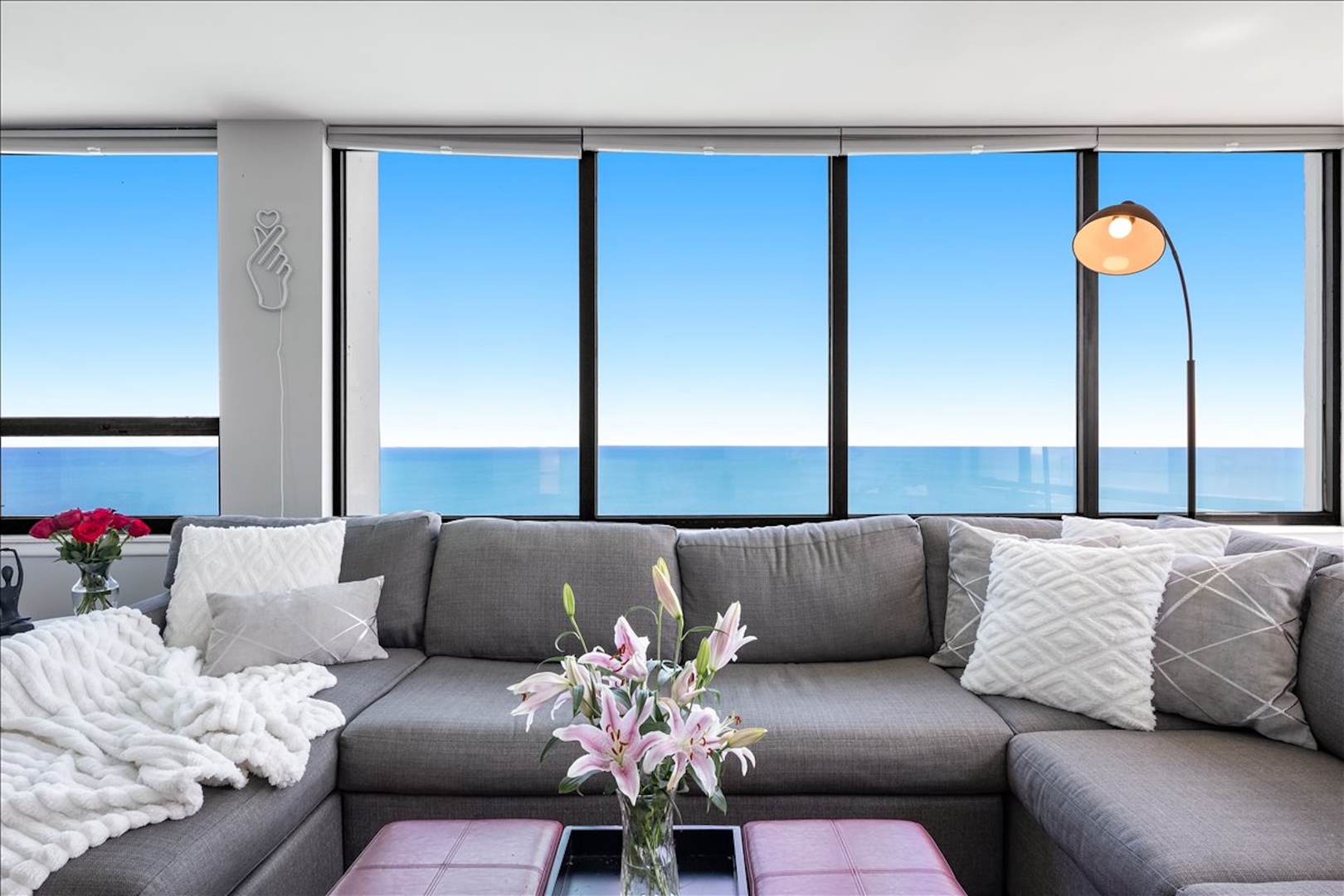 6171 North Sheridan Road, Unit 2512 Chicago, IL 60660 - Photo 4 of 21