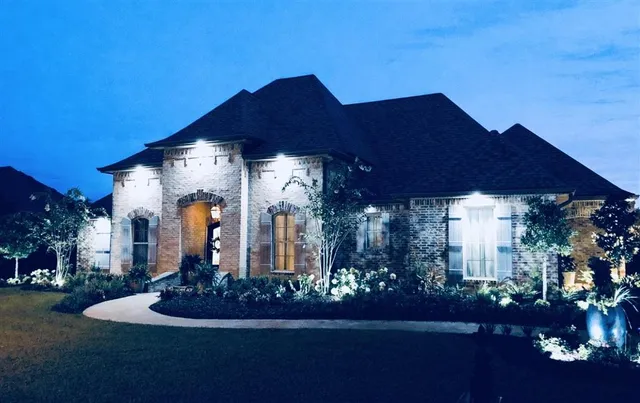 $799,000 | 5124 East Worthington Drive, Lake Charles, LA 70605