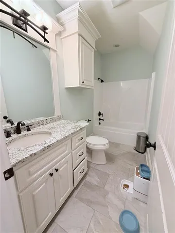 $799,000 | 5124 East Worthington Drive, Lake Charles, LA 70605