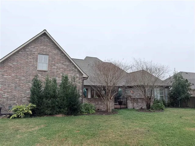 $799,000 | 5124 East Worthington Drive, Lake Charles, LA 70605