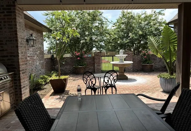 $799,000 | 5124 East Worthington Drive, Lake Charles, LA 70605