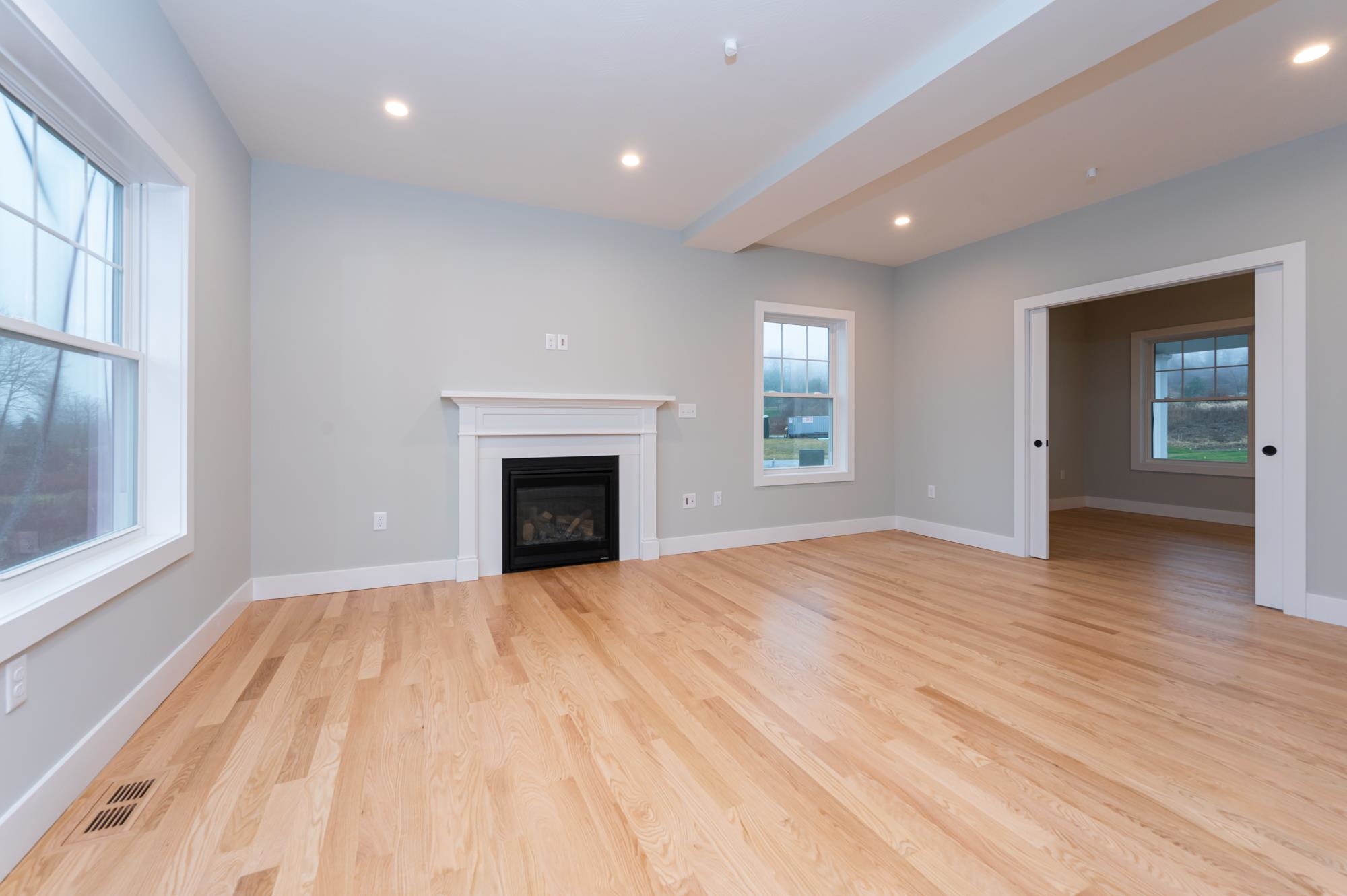 12 Robin Way, Unit 5 Chester, NH 03036 - Photo 8 of 22 Gallery Image 8