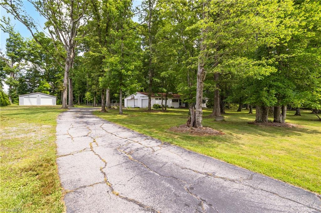 1622 Penny Road High Point, NC 27265 - Photo 3 of 30