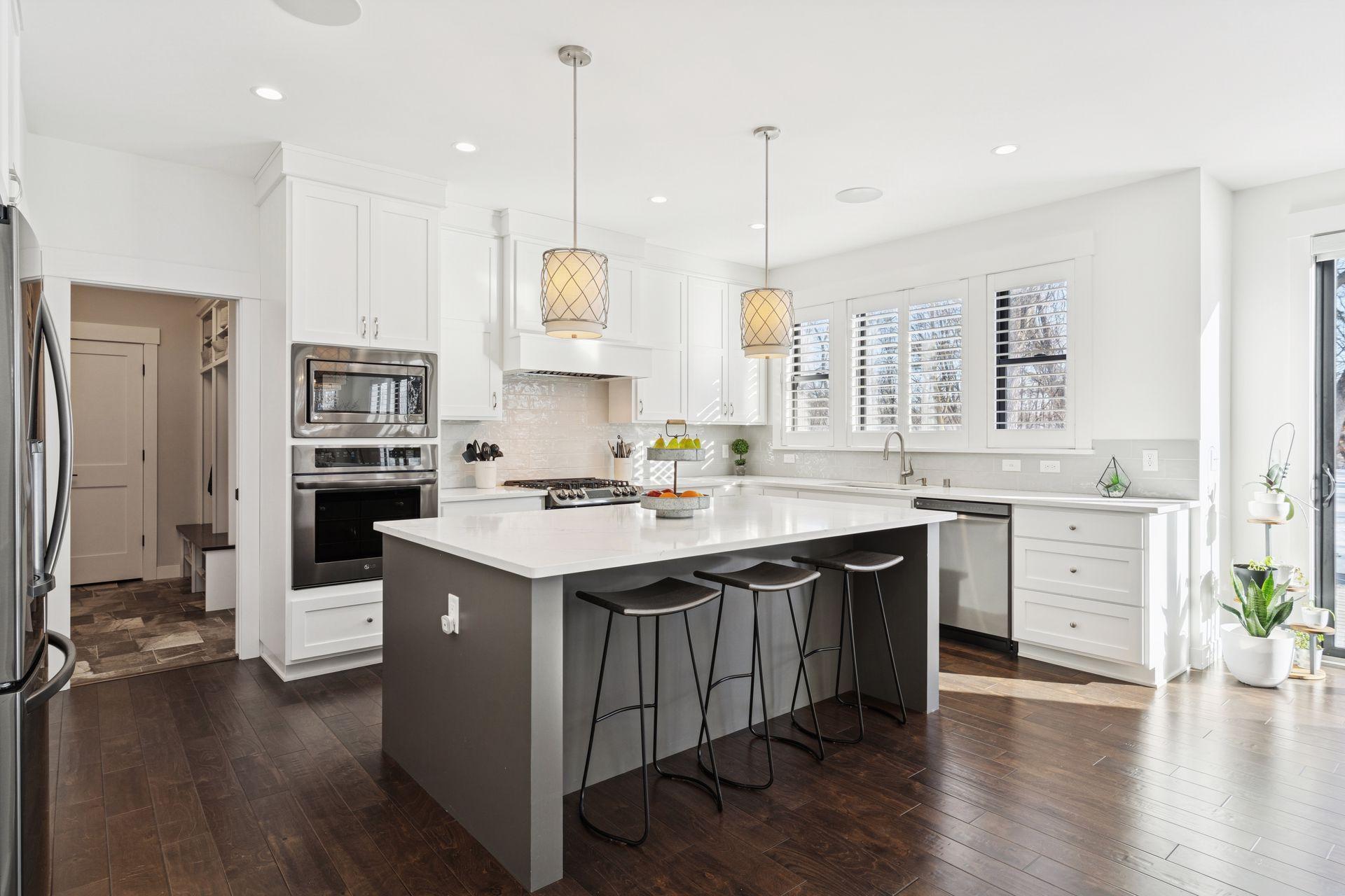 5213 Woodhill Road Minnetonka, MN 55345 - Photo 16 of 88