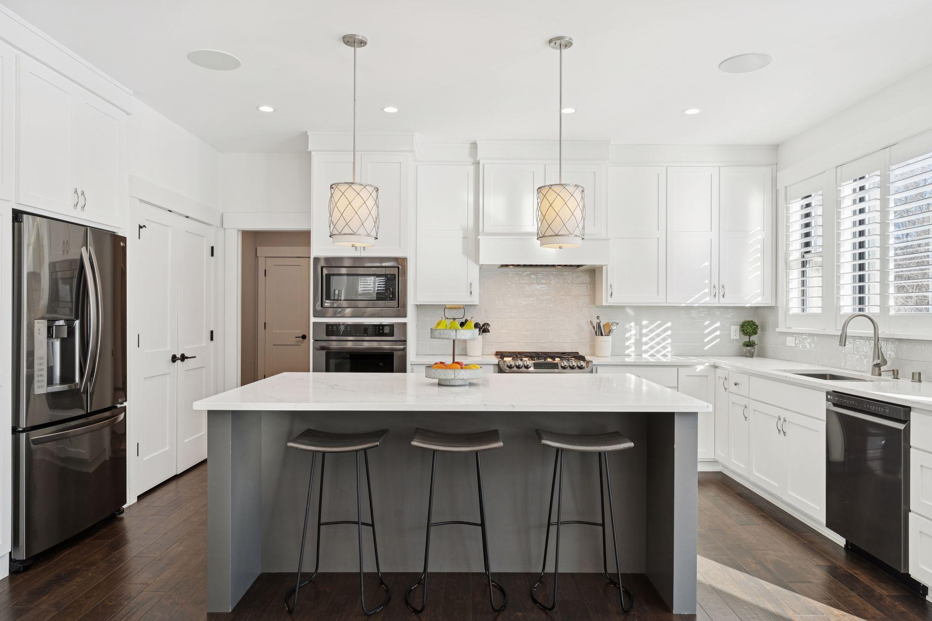 5213 Woodhill Road Minnetonka, MN 55345 - Photo 17 of 88