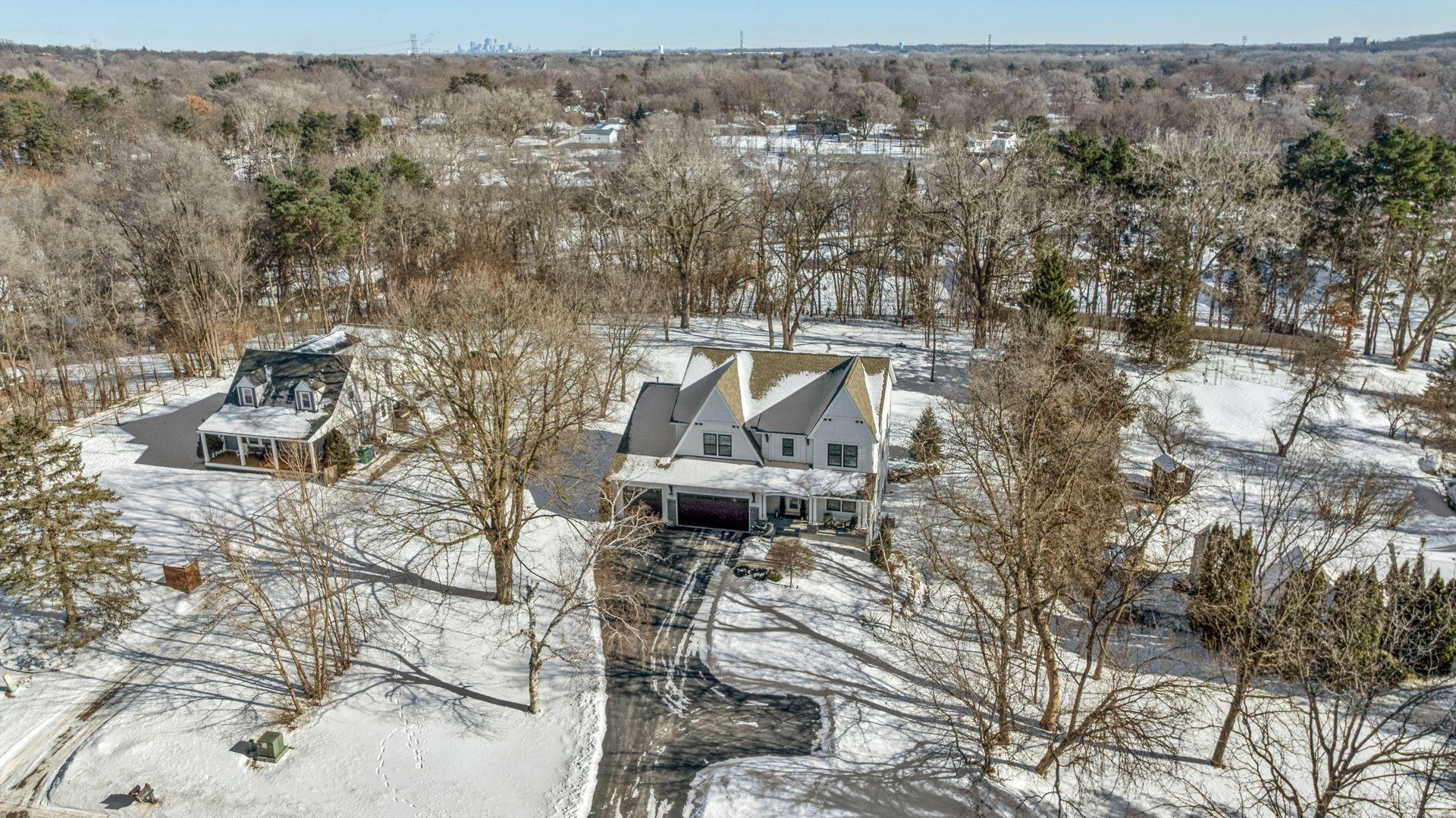 5213 Woodhill Road Minnetonka, MN 55345 - Photo 3 of 88