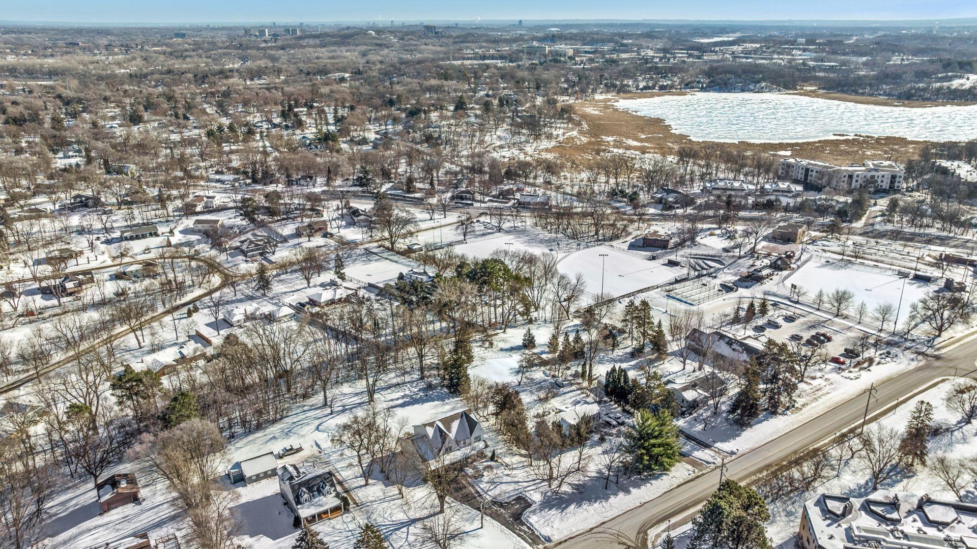 5213 Woodhill Road Minnetonka, MN 55345 - Photo 78 of 88