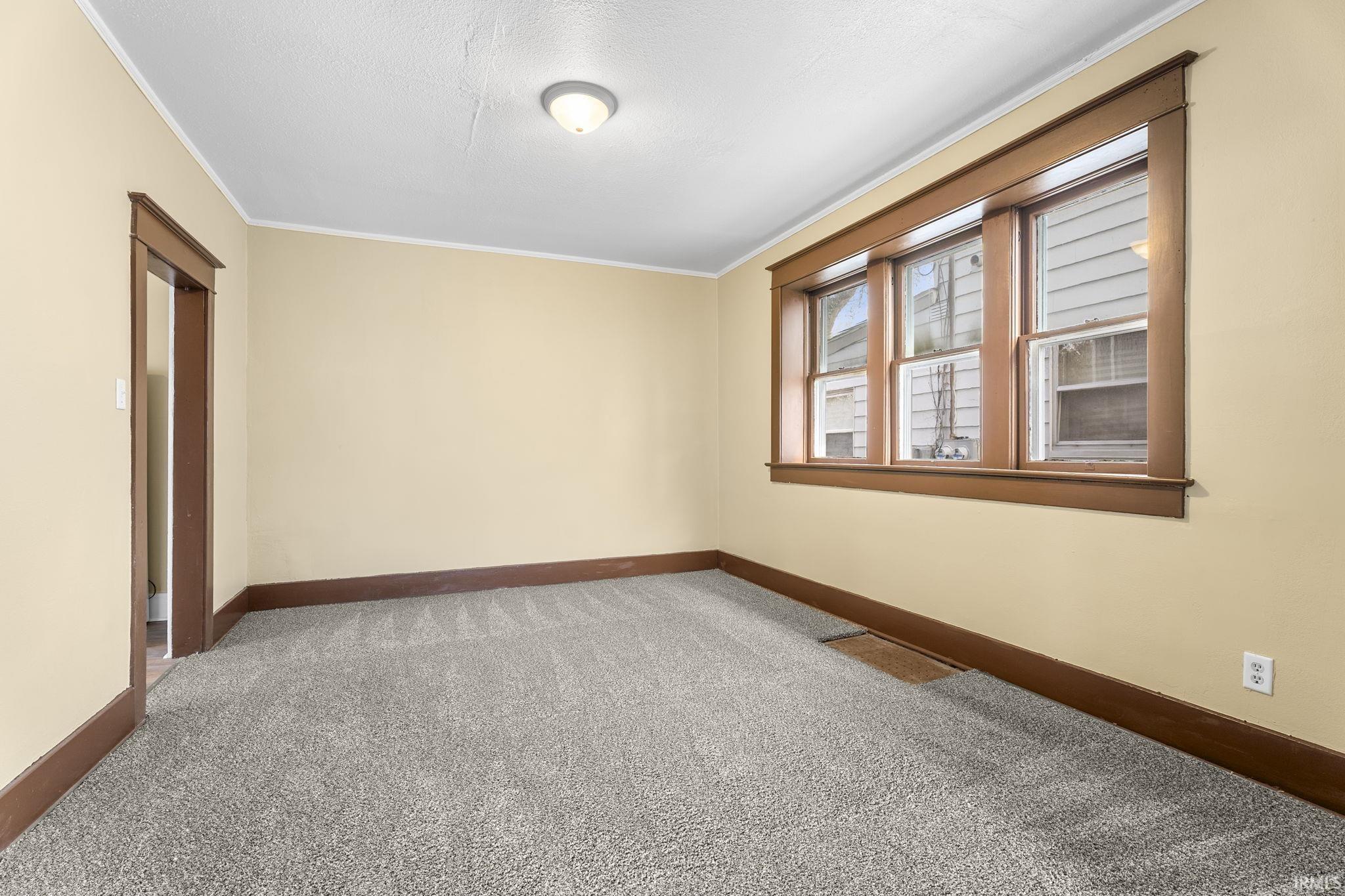 3217 Webster Street Fort Wayne, IN 46807 - Photo 10 of 32