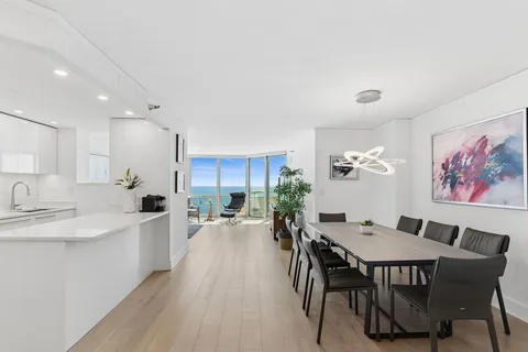 $1,000,000 | 195 North Harbor Drive, Unit 4903, Chicago, IL 60601