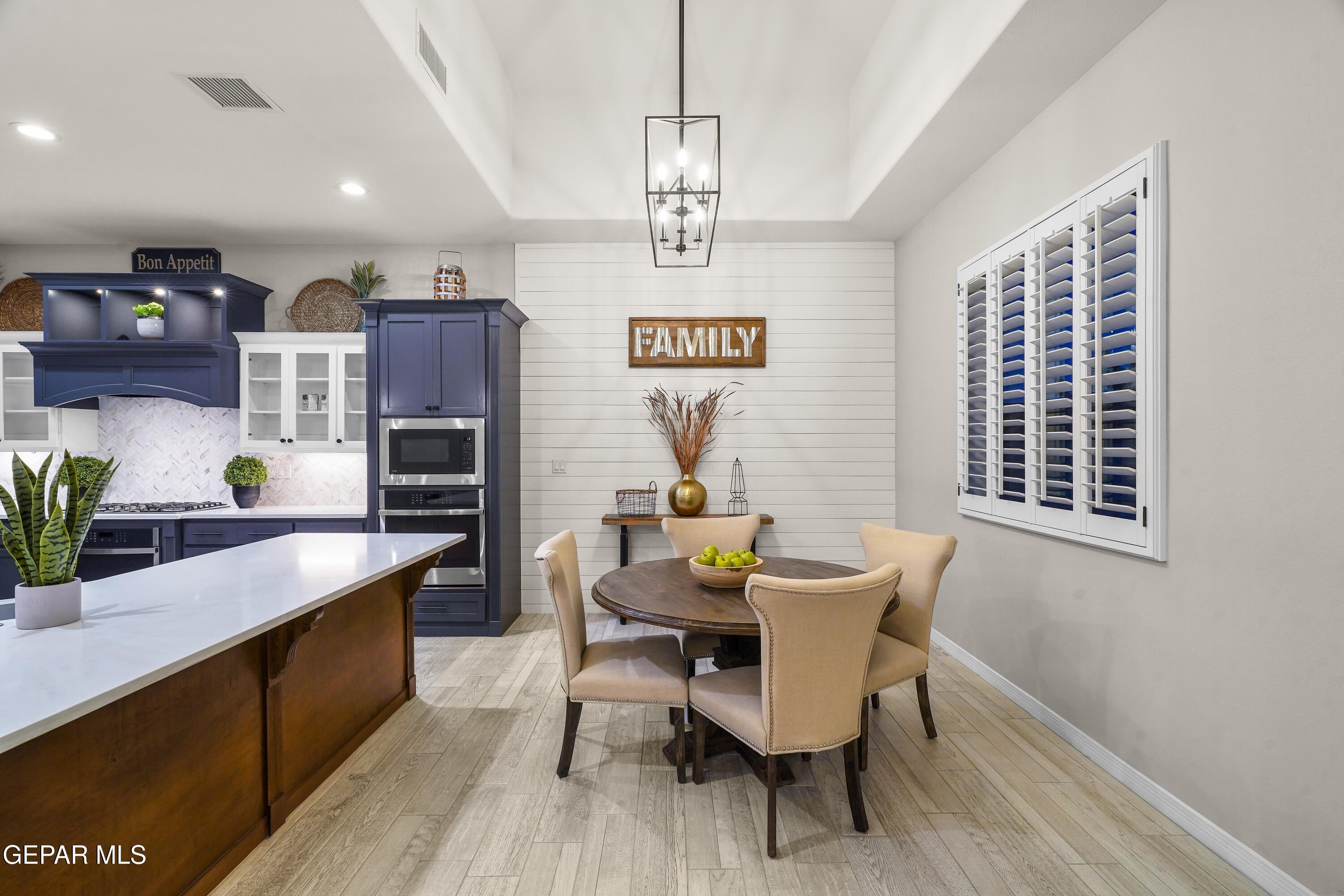 320 Emerald Rise Drive El Paso, TX 79928 - Photo 13 of 29 a dining room with furniture and window