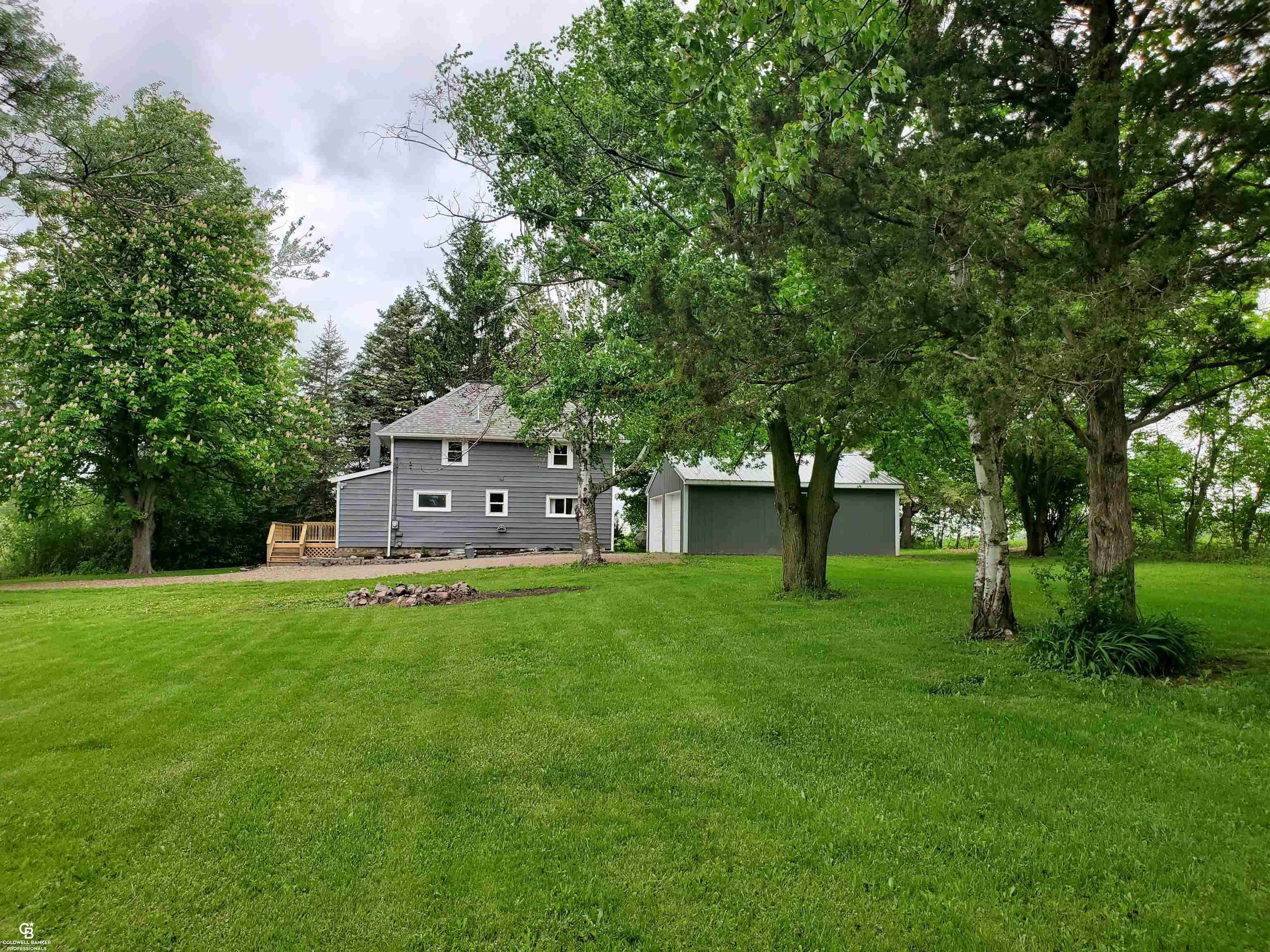 10974 Jeddo Road Yale, MI 48097 - Photo 3 of 23 Side