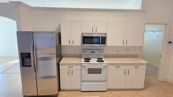 $2,550 | 6448 Northwest Colgate Street, Port St. Lucie, FL 34986