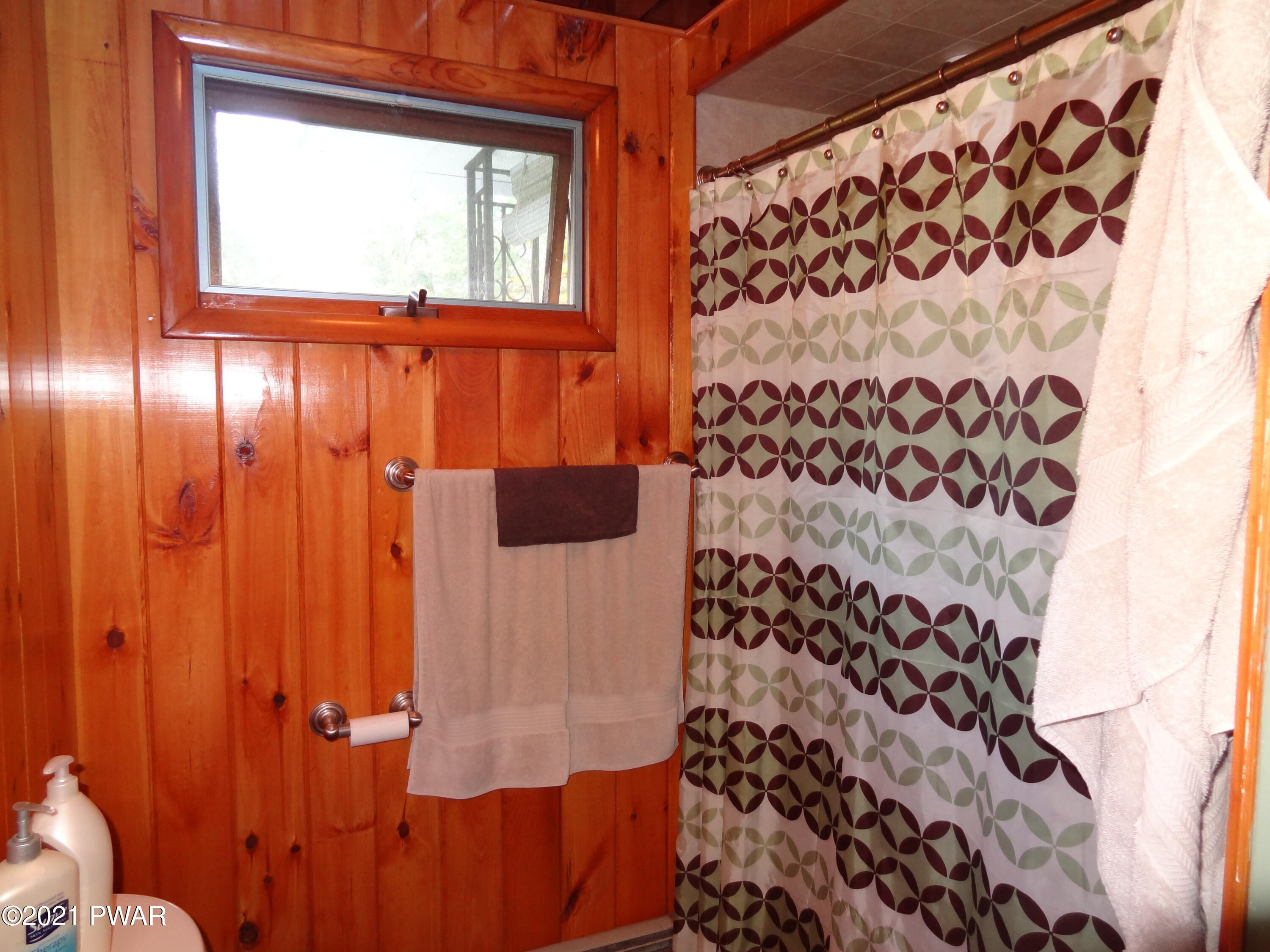 146 Market Road Greeley, PA 18425 - Photo 14 of 36 DSC05177