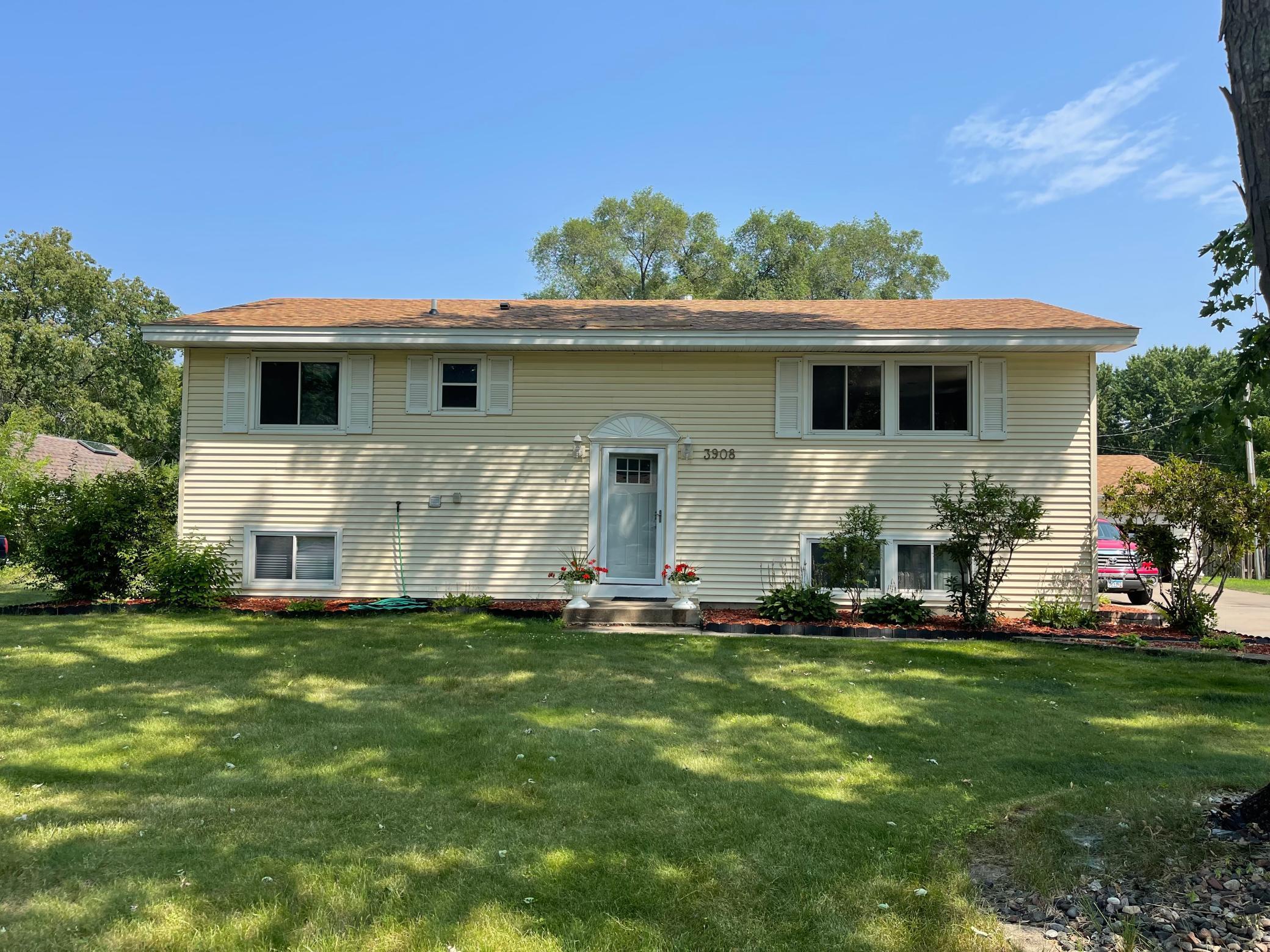 3908 Sunset Road North Brooklyn Park, MN 55443 - Photo 1 of 1 Gallery Image 1