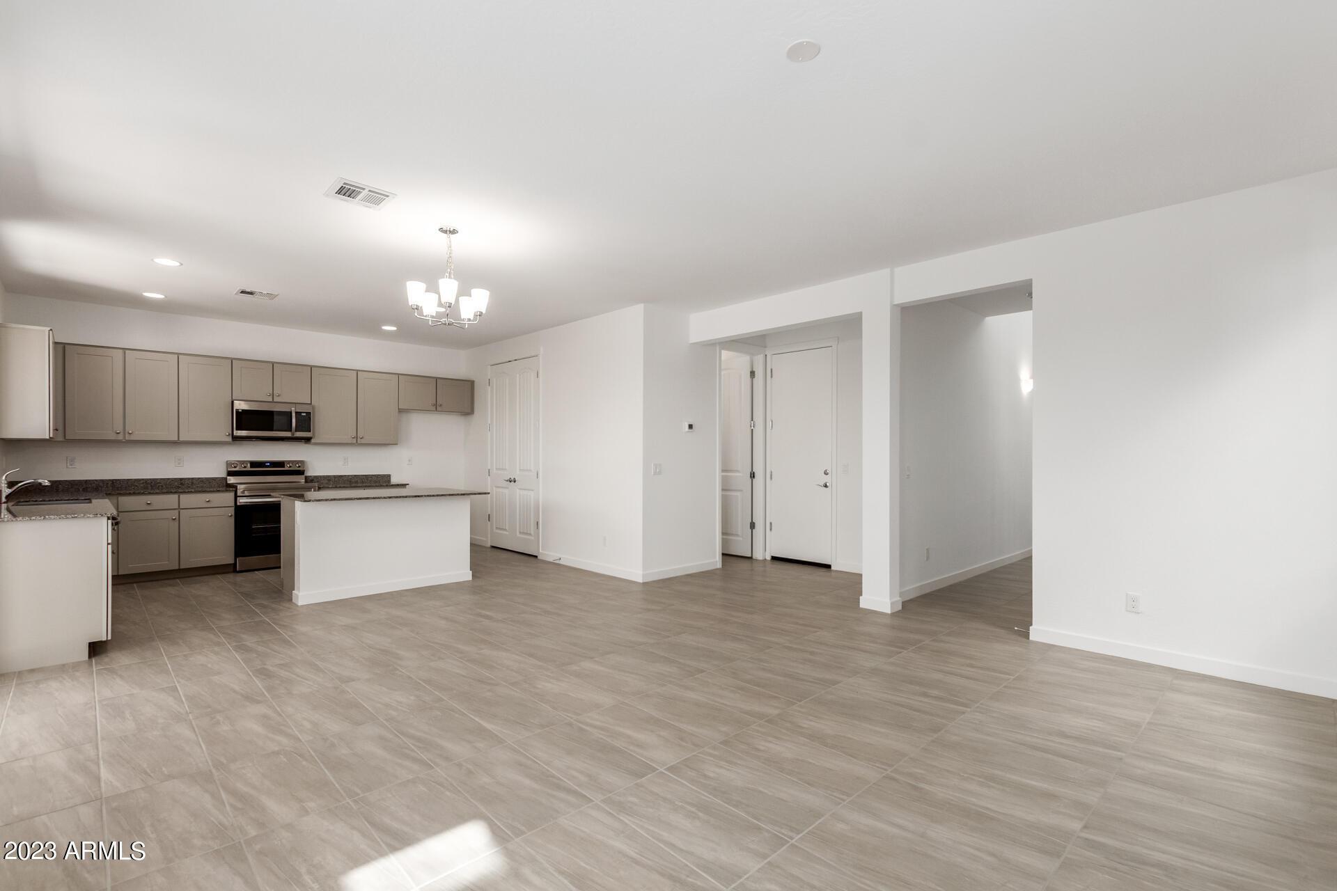 651 South Del Rancho Mesa, AZ 85208 - Photo 5 of 19 Great Room 2