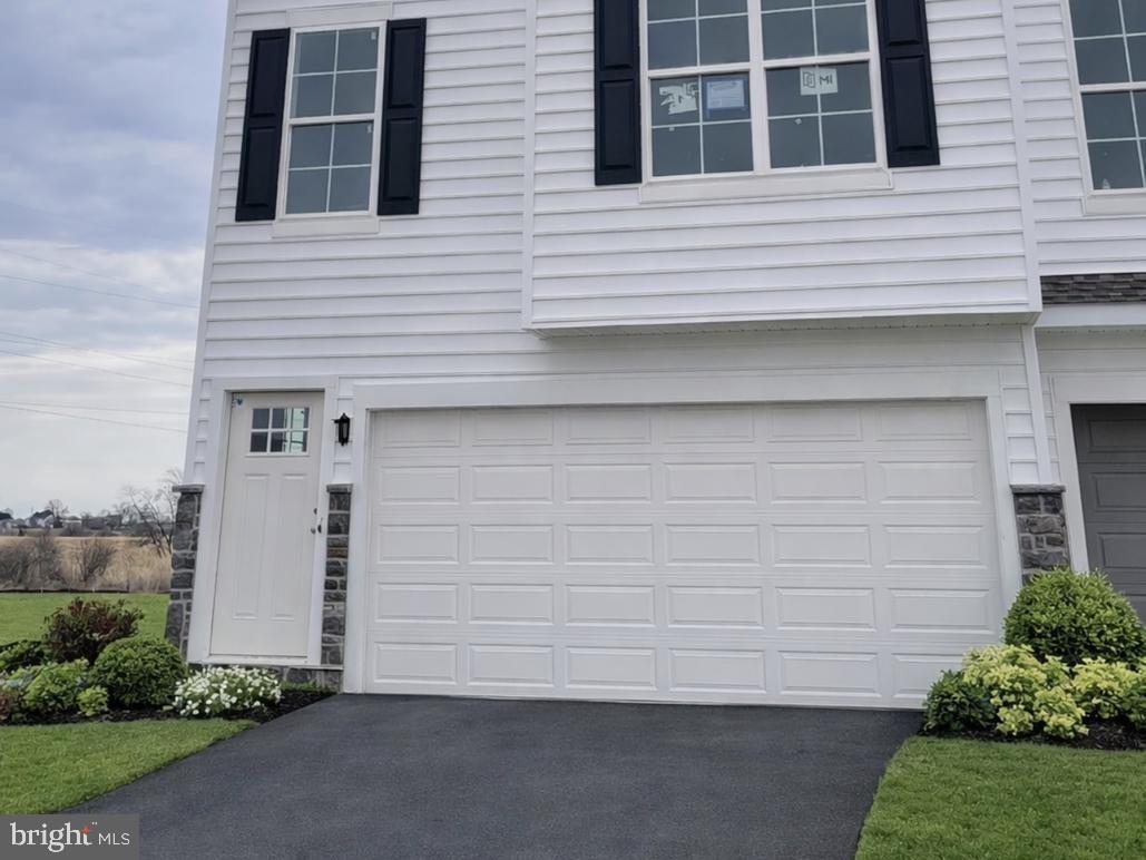 452 Rederick Lane Middletown, DE 19709 - Photo 2 of 15 Massey Elite End Unit Exterior